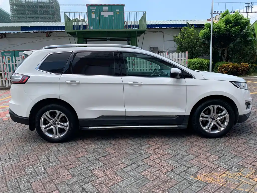 Ford Edge — миниатюра 7