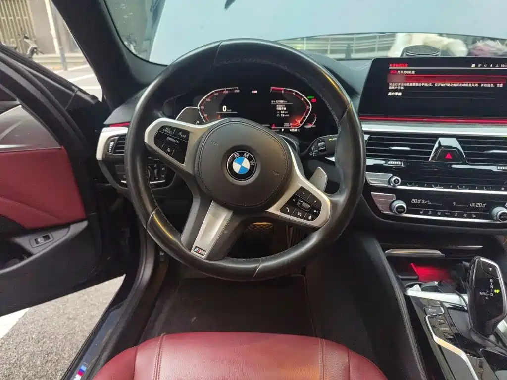 BMW 5 Series — миниатюра 6