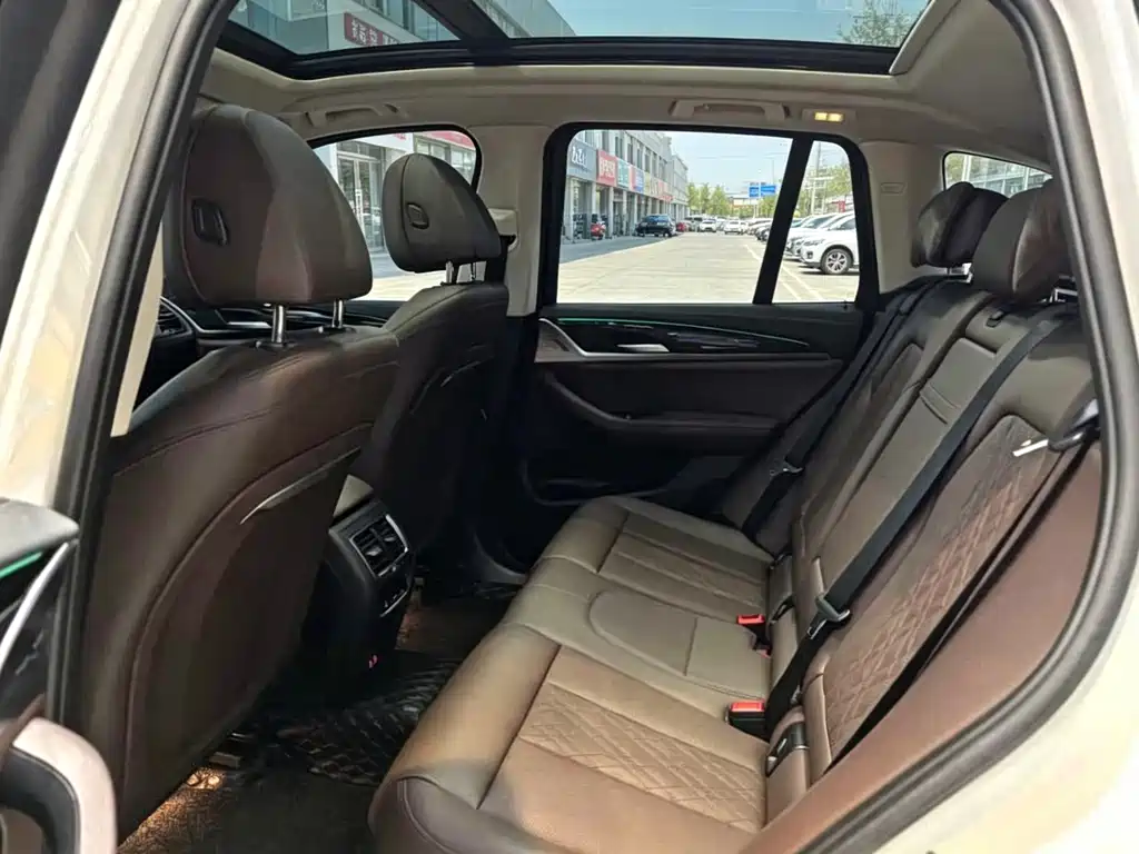 BMW iX3 — миниатюра 4