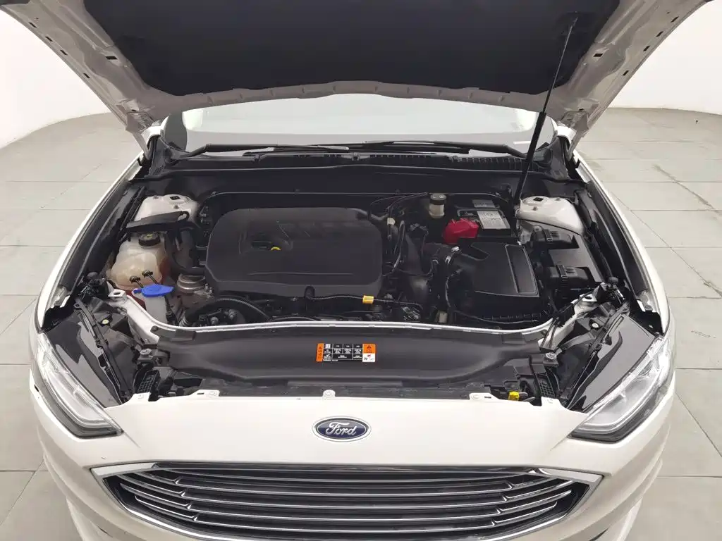 Ford Mondeo — миниатюра 6