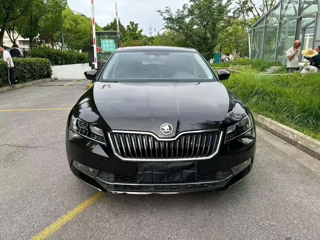 Skoda Superb — миниатюра 2