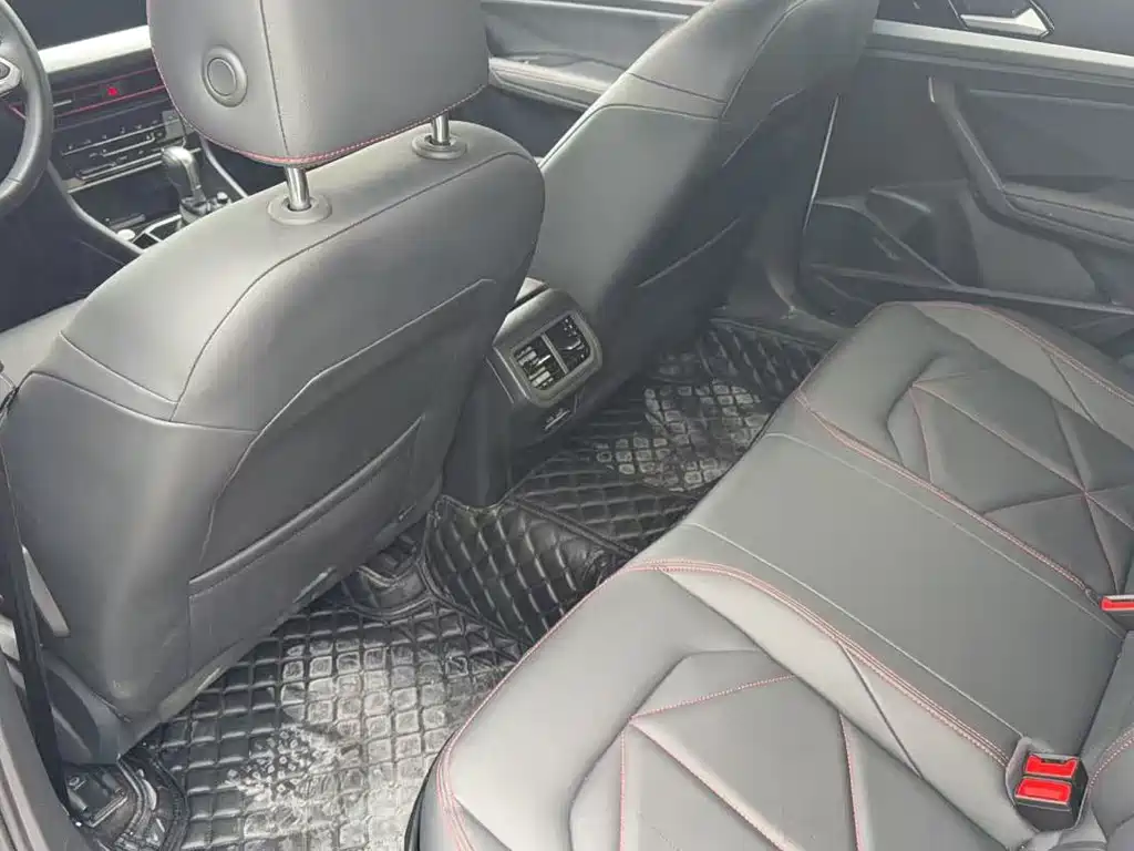 Volkswagen Lavida — миниатюра 3