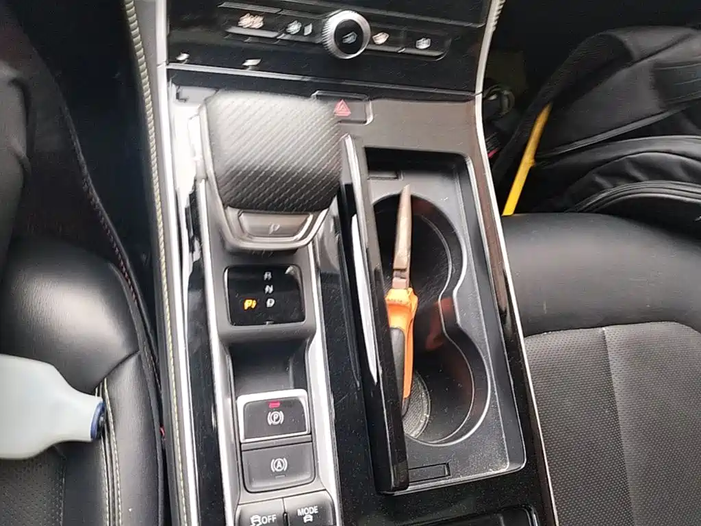 Roewe i6 MAX New Energy — миниатюра 14