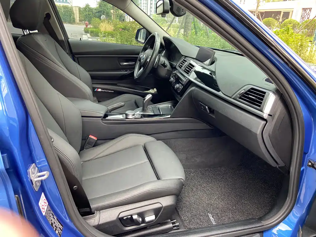 BMW 3 Series — миниатюра 17