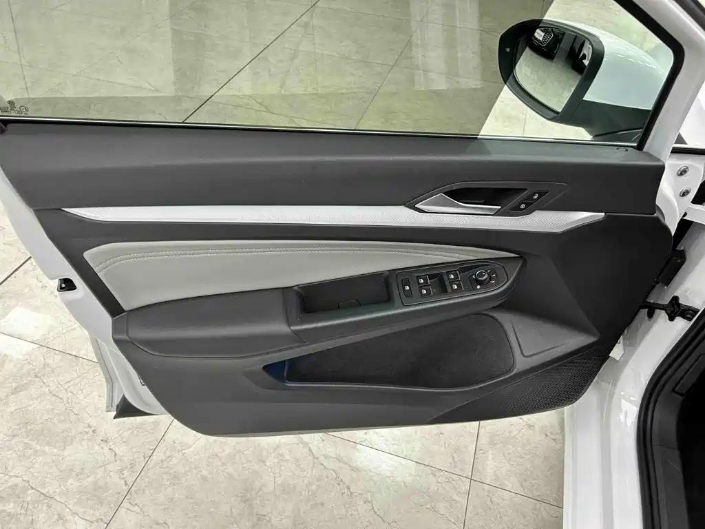 Volkswagen Golf — миниатюра 15