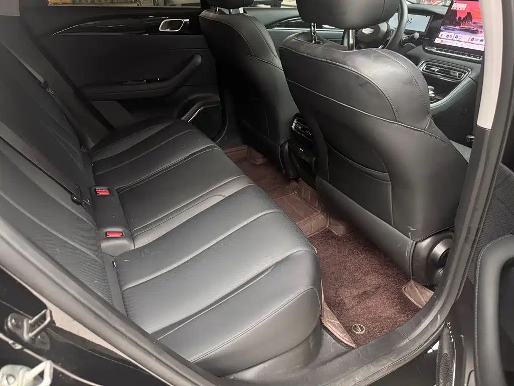 Geely Emgrand — миниатюра 12