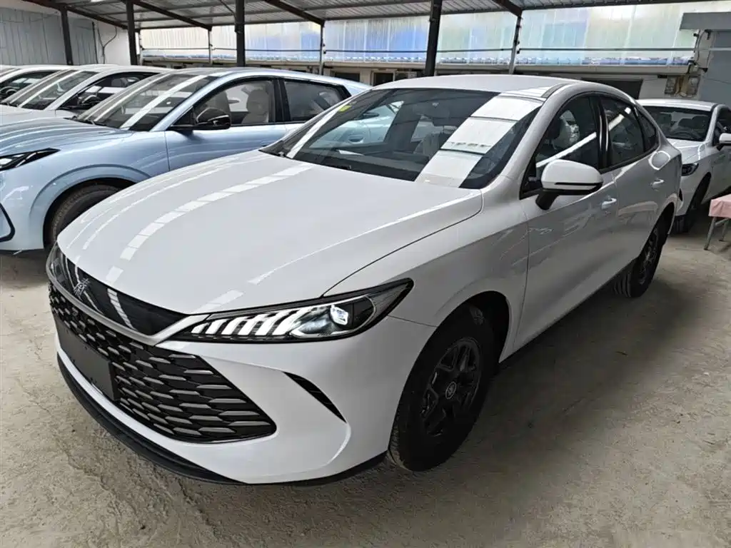 BYD Qin Plus PLUS 2025 DM-i Smart Drive 128KM