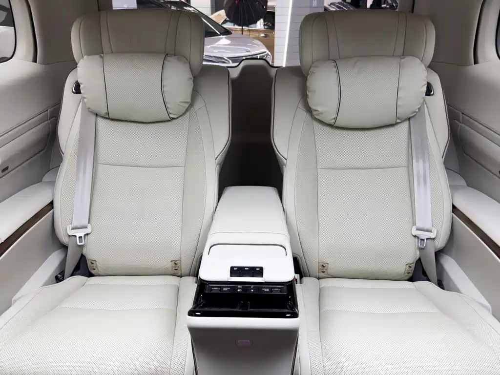Lexus LM — миниатюра 34