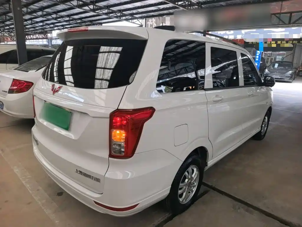 Wuling Hongguang — миниатюра 7