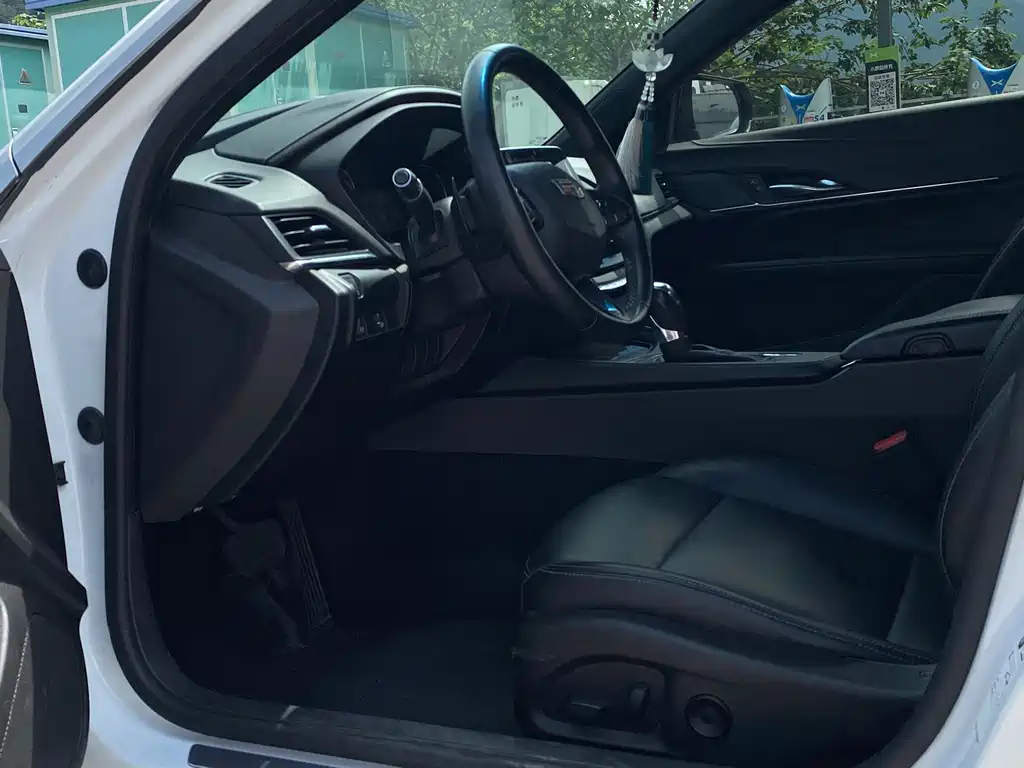 Cadillac CT4 — миниатюра 8