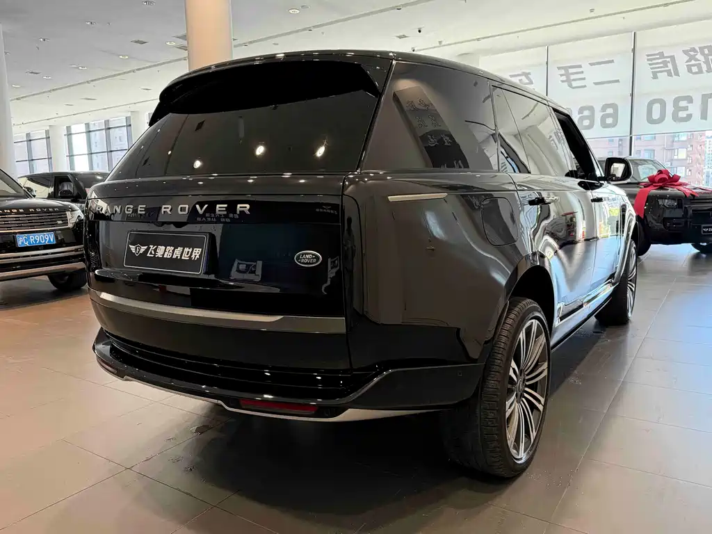 Land Rover Range Rover 2023 — фото 25