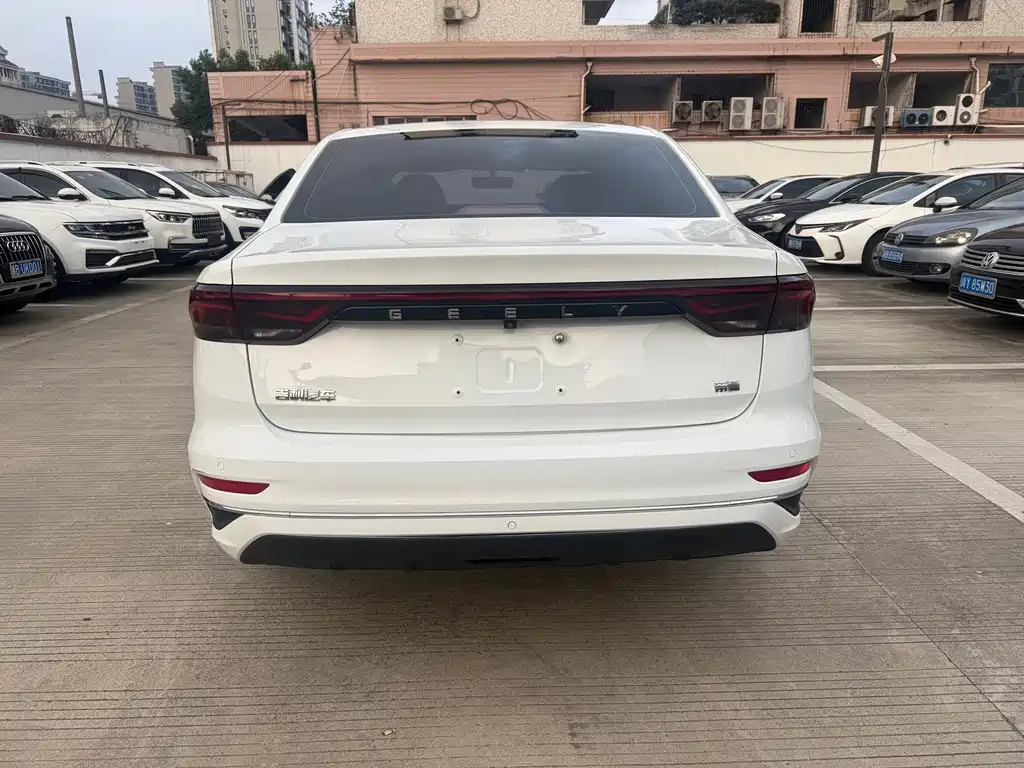 Geely Emgrand — миниатюра 10