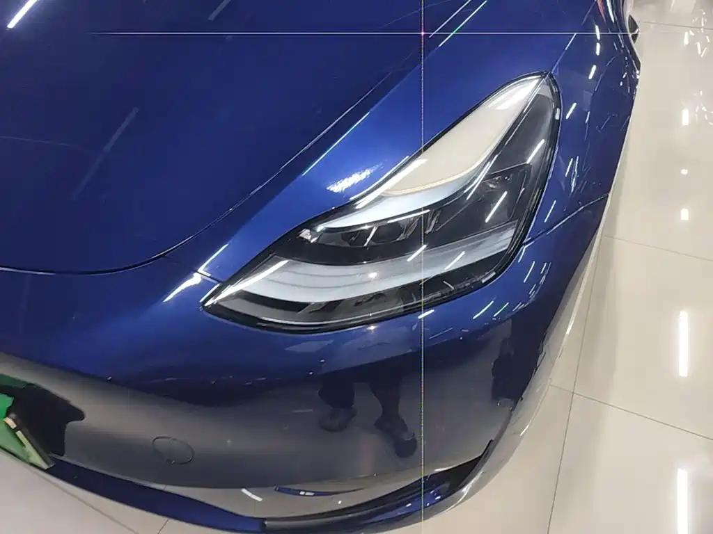 Tesla Model Y — миниатюра 24