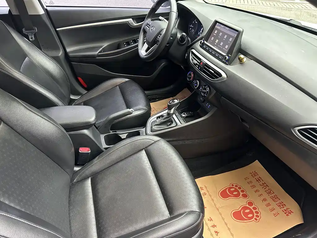 Hyundai Elantra — миниатюра 14