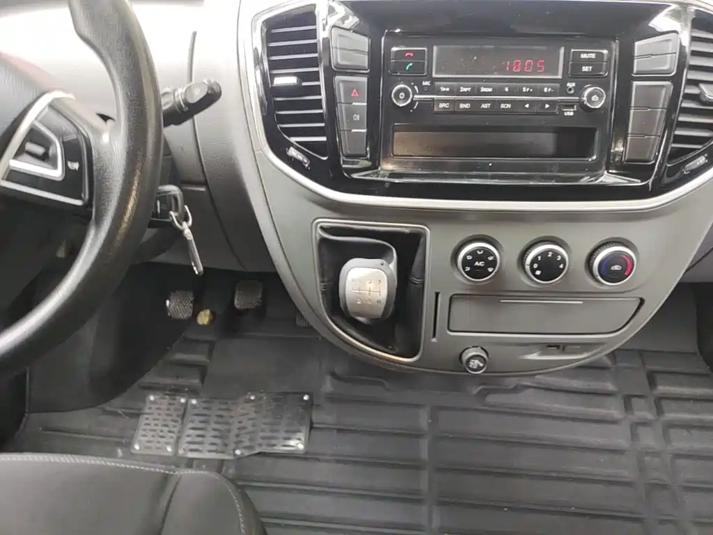 MAXUS V80 — миниатюра 14