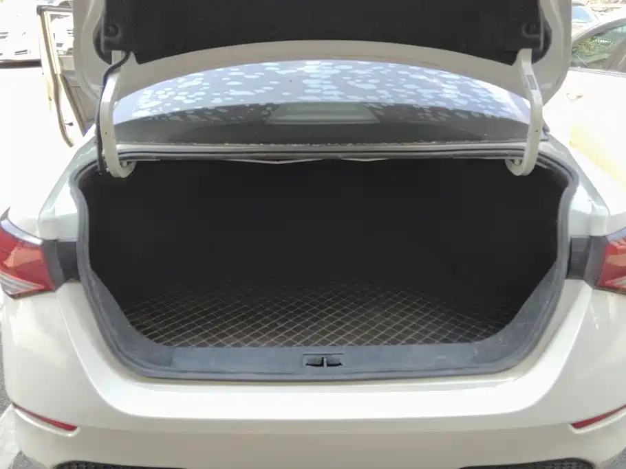 Nissan Sylphy — миниатюра 4
