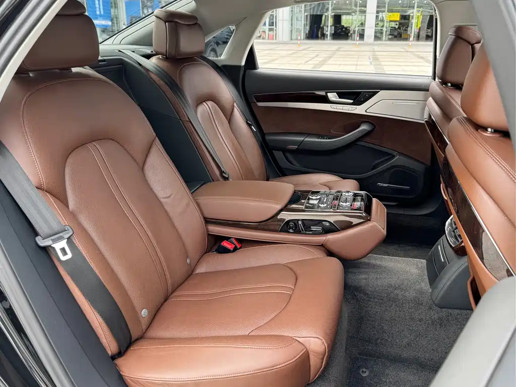 Audi A8 — фотографии объявления, Фото 11