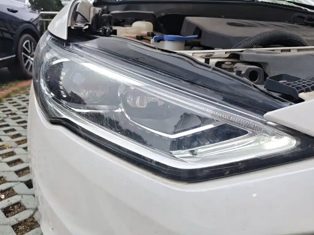 Ford Mondeo — миниатюра 7