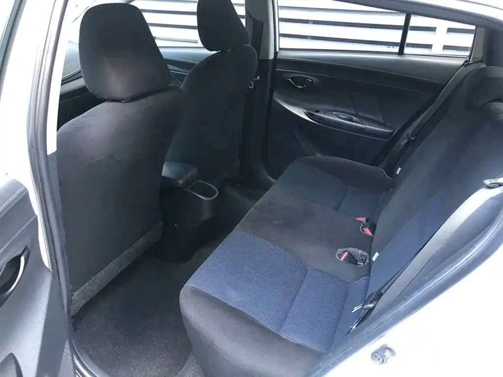 Toyota Yaris L — миниатюра 9