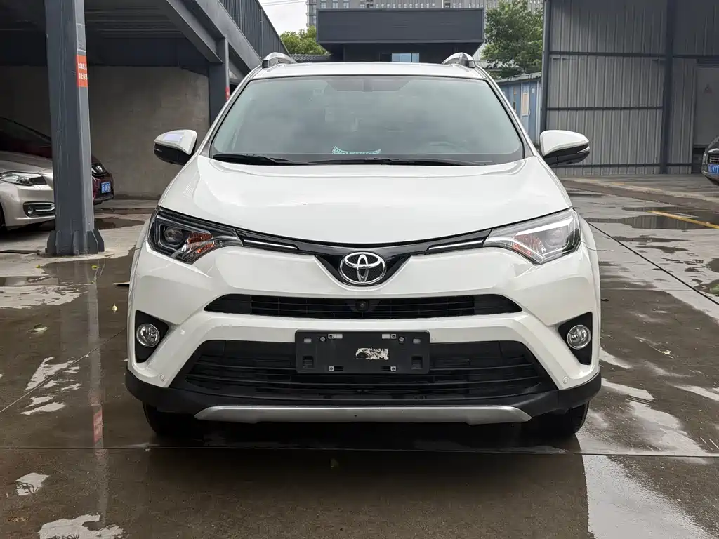 Toyota RAV4 — миниатюра 2