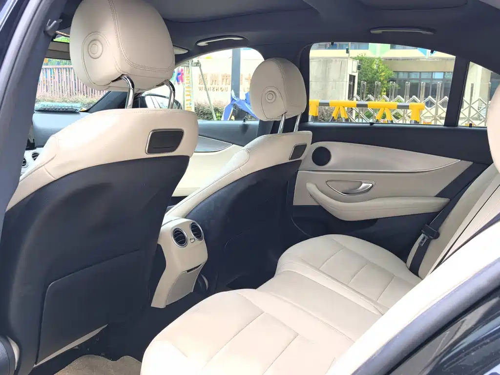 Mercedes-Benz E-Class — миниатюра 4