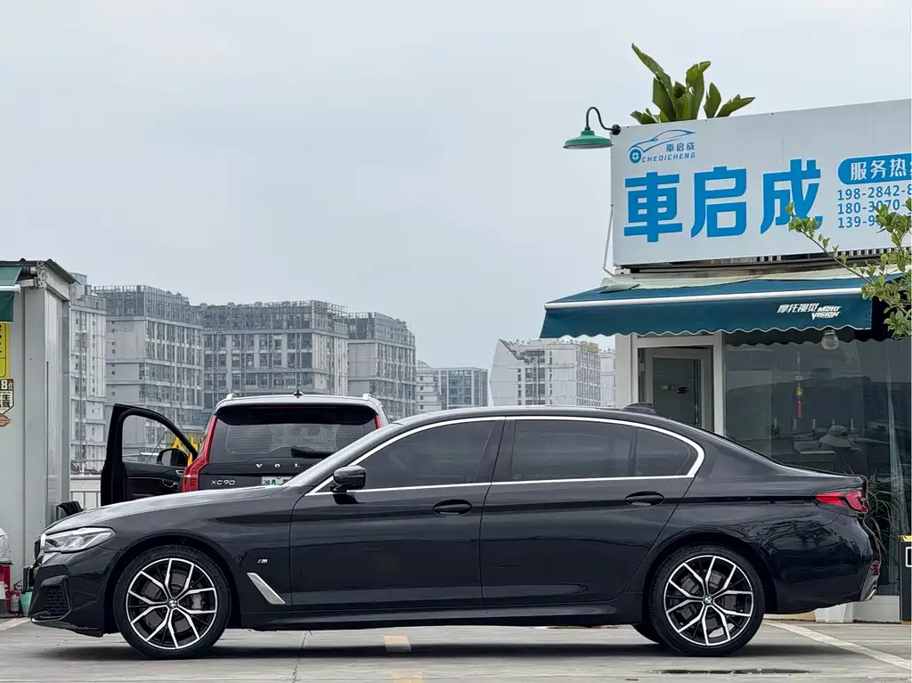 BMW 5 Series — миниатюра 3