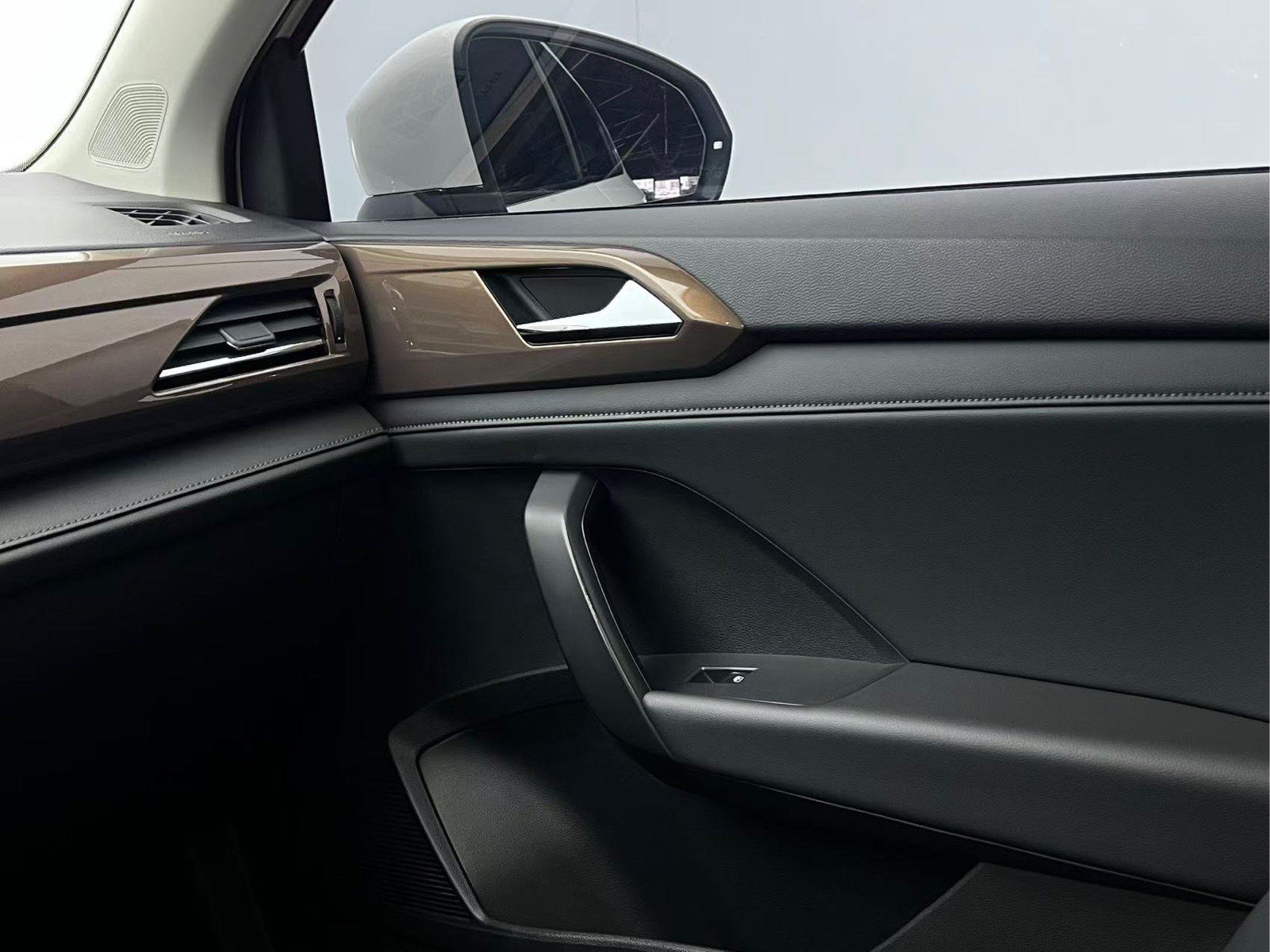 Volkswagen Tharu 2022 280TSI Luxury