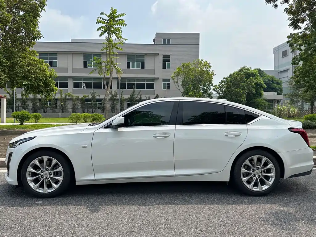 Cadillac CT5 — миниатюра 13