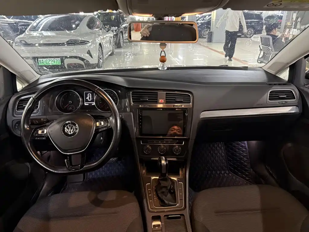 Volkswagen Golf 2018 230TSI AT Comfort