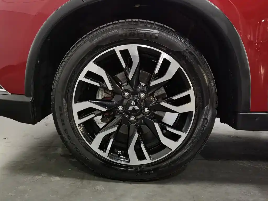 Mitsubishi Outlander — миниатюра 17