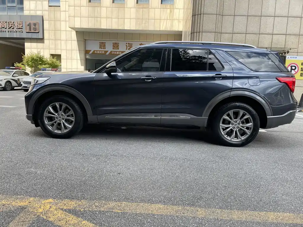 Ford Explorer — миниатюра 16