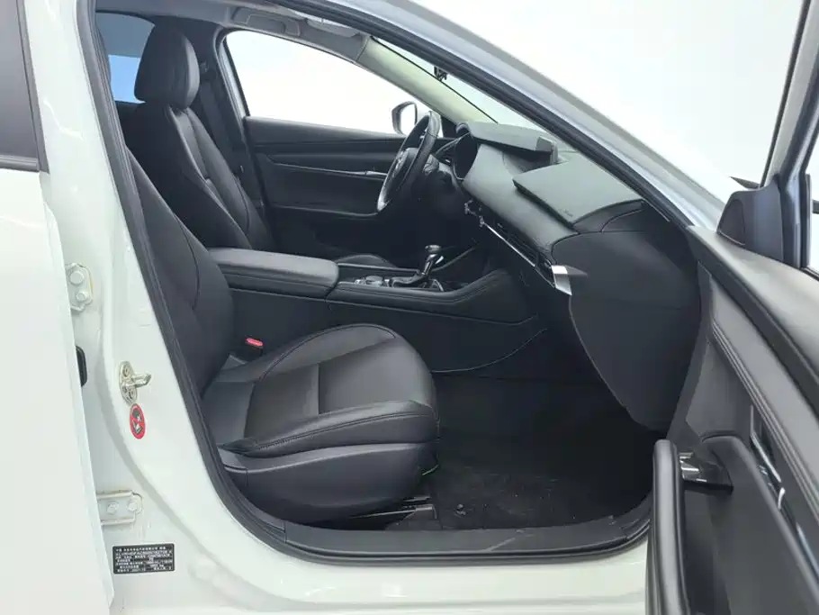 Mazda 3 Axela — миниатюра 8