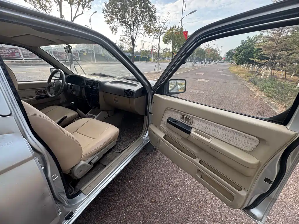 Dongfeng Rich — миниатюра 14