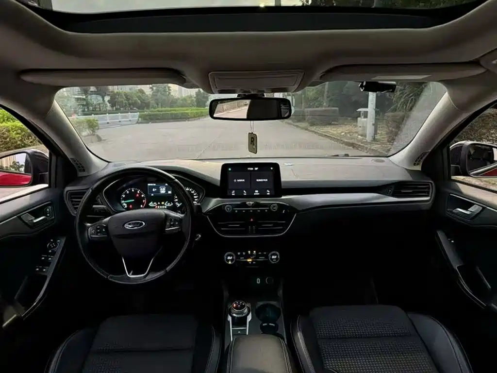 Ford Focus — миниатюра 6