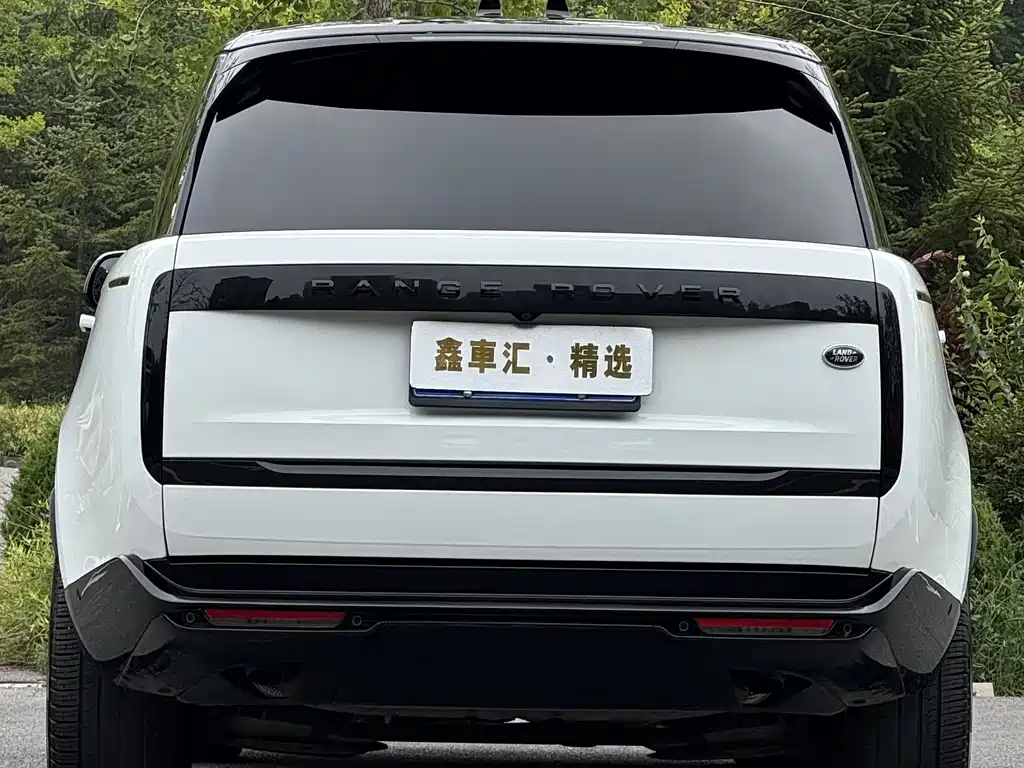 Land Rover Range Rover 2023 3.0 L6 400PS мест Long Wheelbase