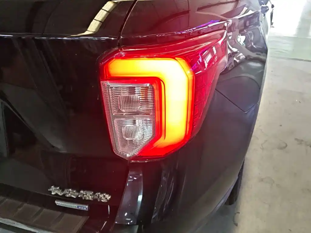 Ford Explorer — миниатюра 8