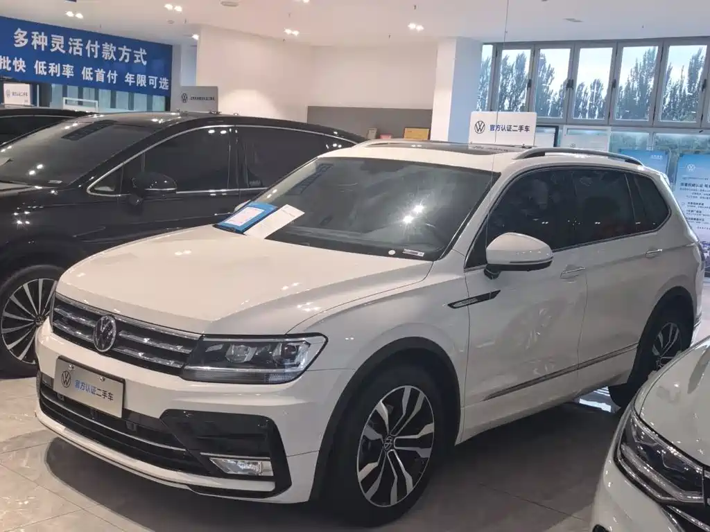Volkswagen Tiguan L — миниатюра 2
