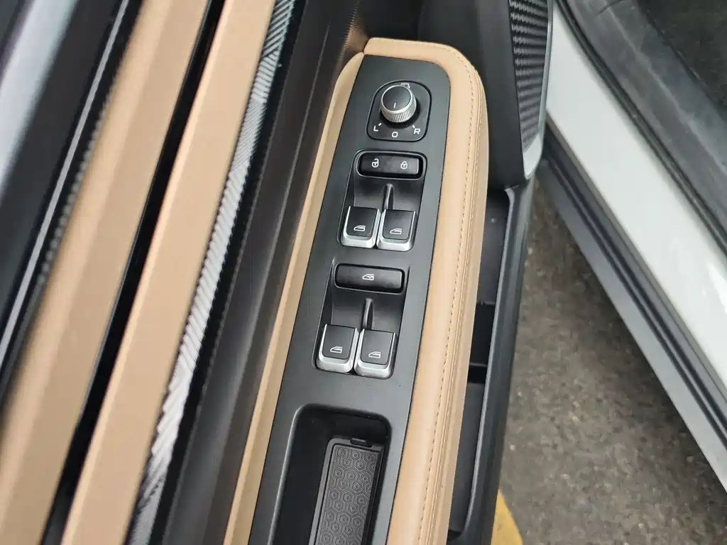 GEELY AUTOMOBILE GEELY ICON