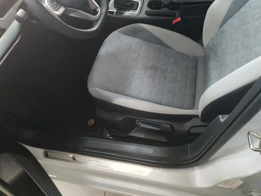 Volkswagen Lavida — миниатюра 9