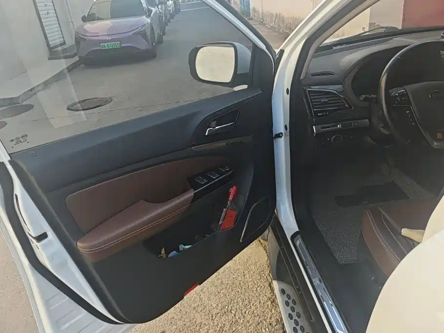 BYD Tang New Energy — миниатюра 7