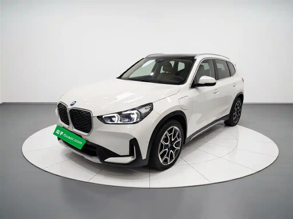 BMW iX1 2024