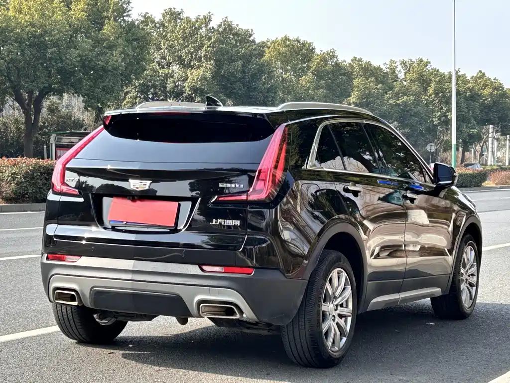 CADILLAC XT4