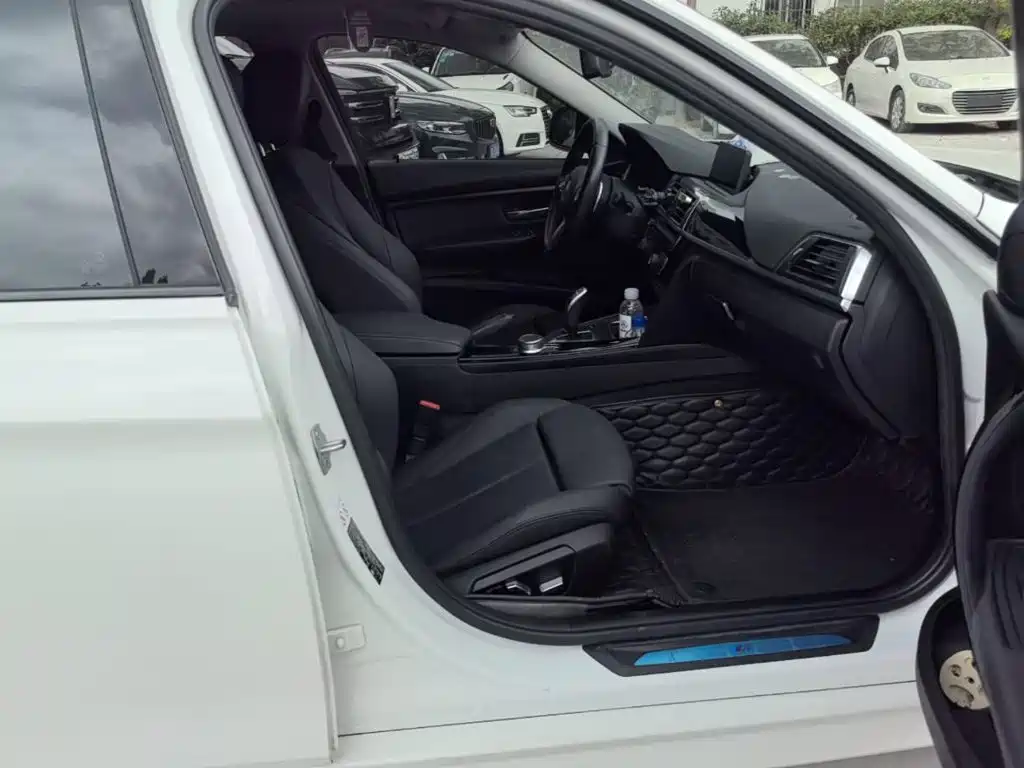 BMW 3 Series — миниатюра 25