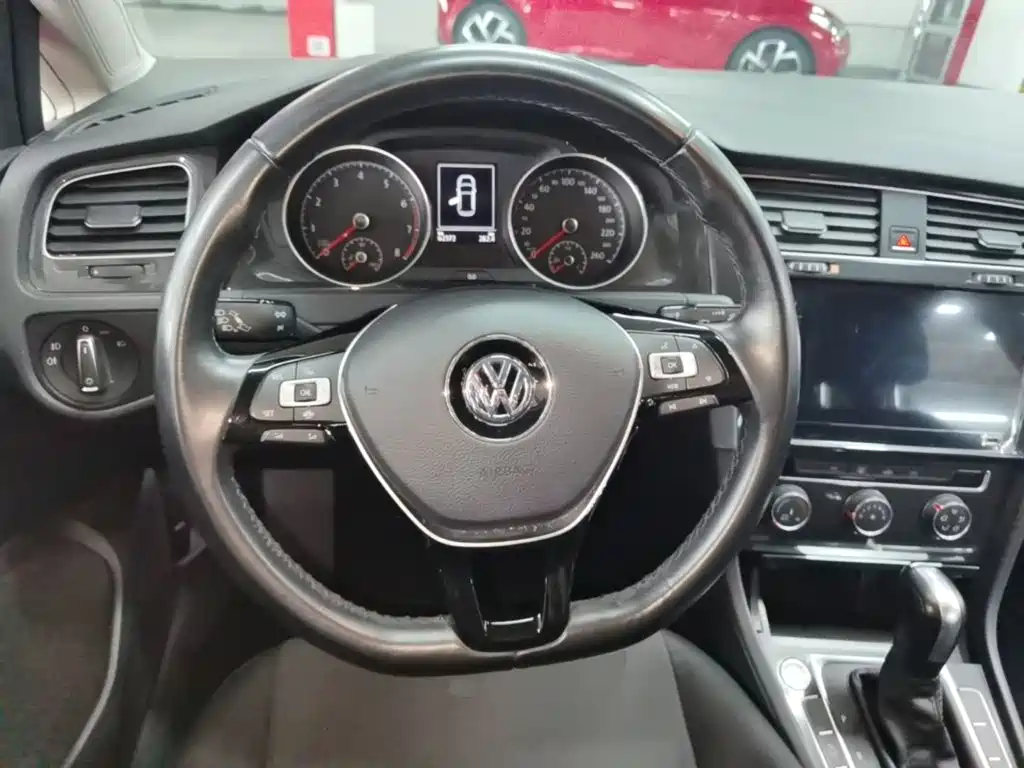 Volkswagen Golf — миниатюра 11
