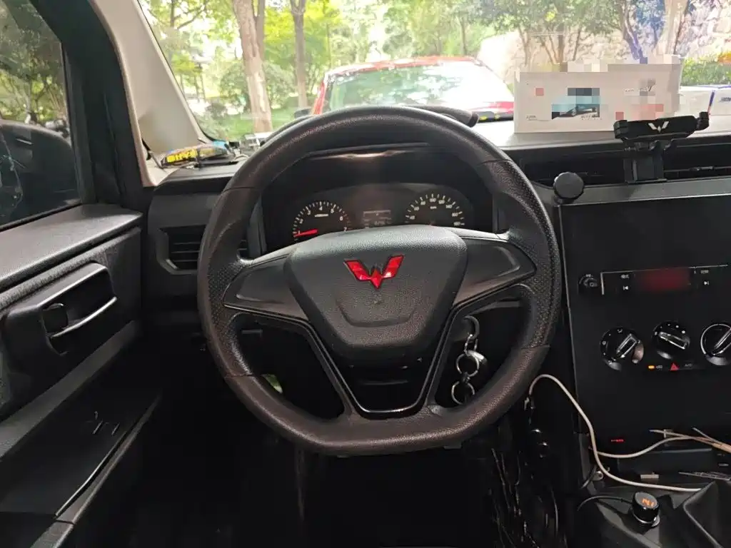 Wuling Hongguang PLUS — миниатюра 3