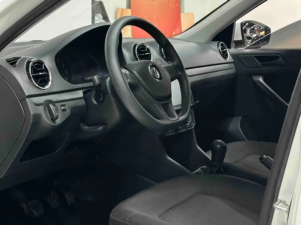 Volkswagen Jetta — миниатюра 7