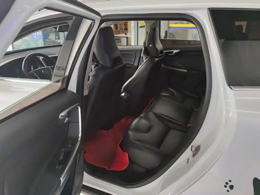 Volvo XC60 — миниатюра 11