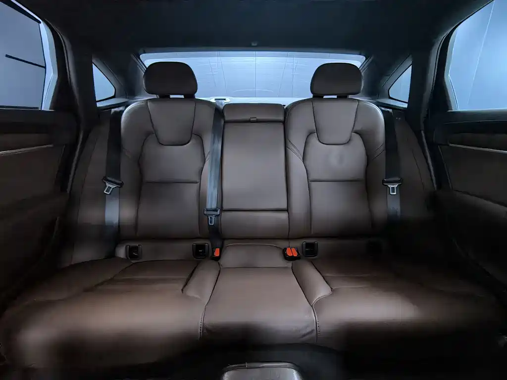 Volvo S90 — миниатюра 13