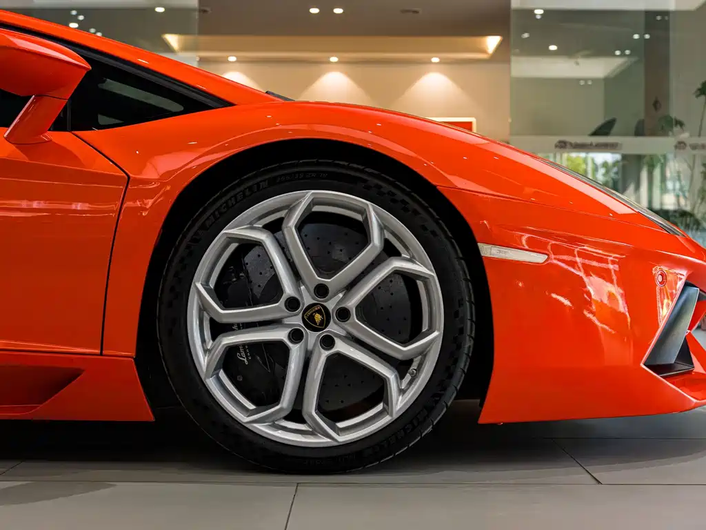 Lamborghini Aventador — миниатюра 19