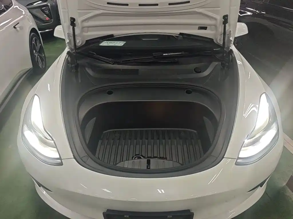 Tesla Model 3 — миниатюра 20
